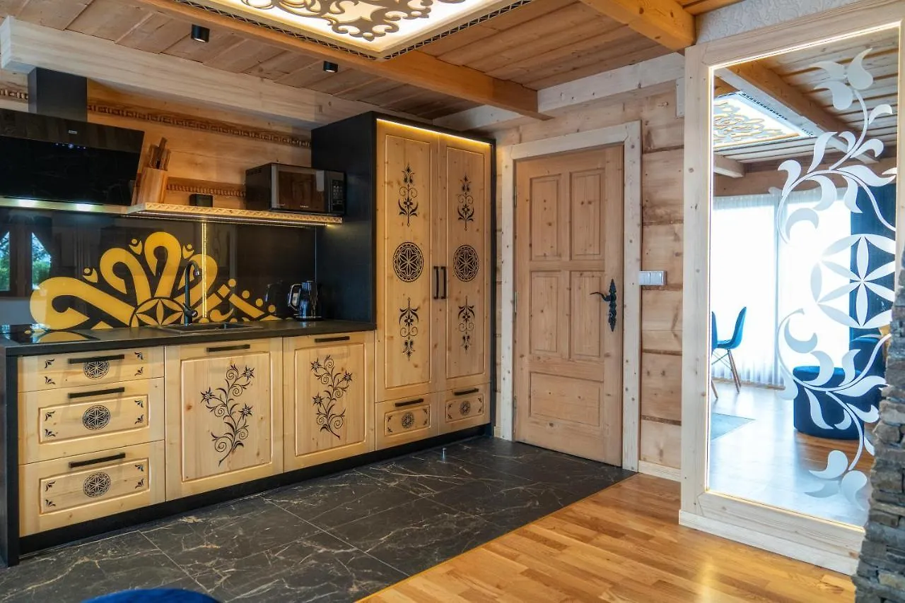 Hotel Chałpa u Zbójnika Zakopane 0*,